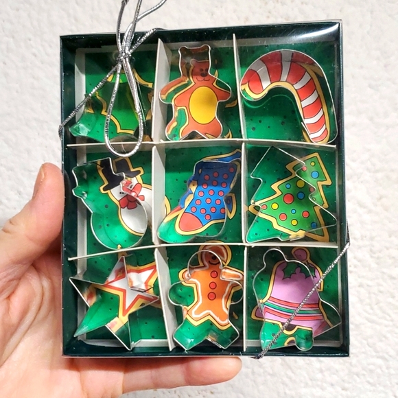 Cookie Cutters Set of 9 Christmas Mini Star Tree Candy Cane Bell Snowman Holly - Picture 1 of 11